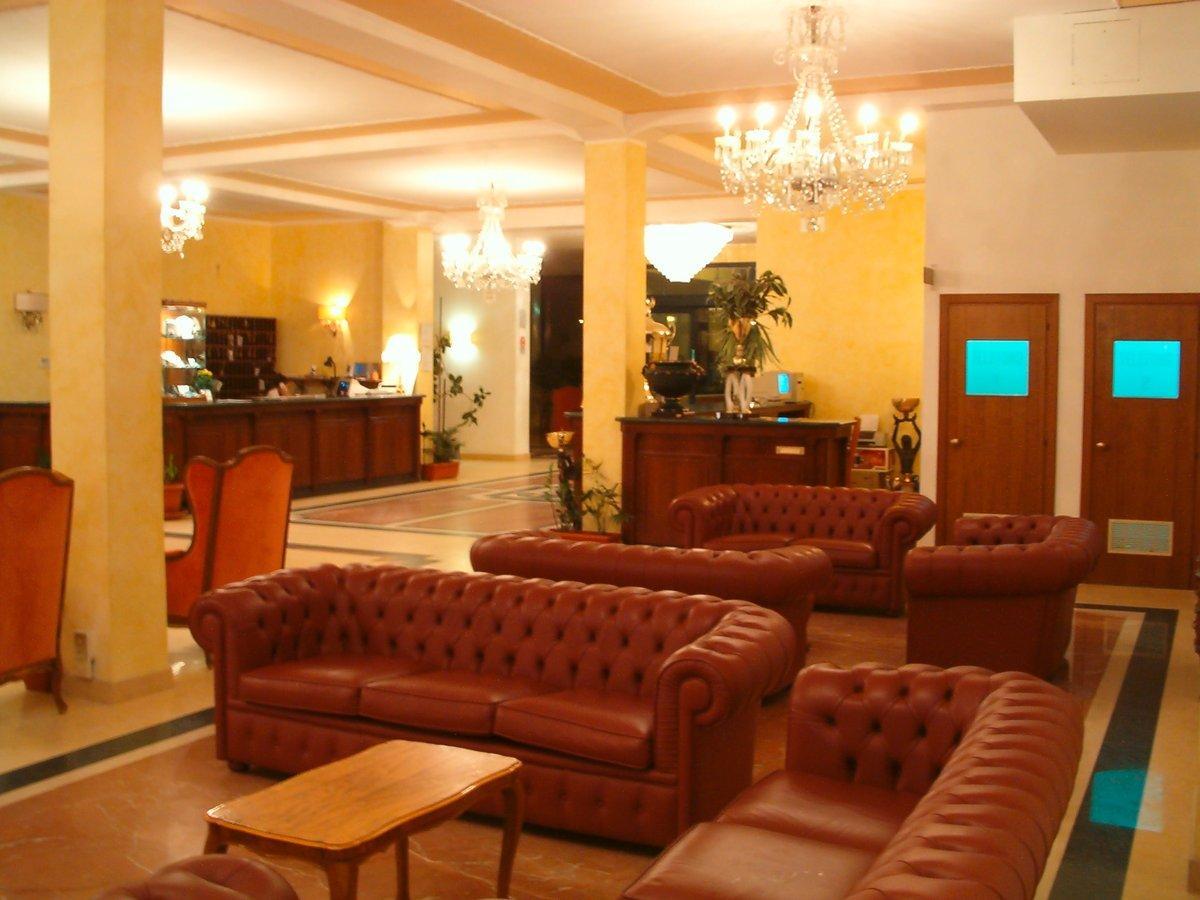 蒙特西尔瓦诺格兰德酒店 Montesilvano Marina 外观 照片